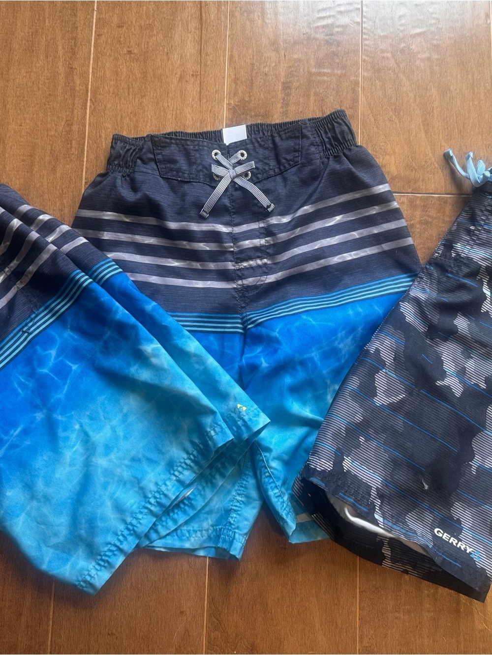 Gerry Weber Boys size 10/12 Blue Ombre Swim Trunks with Navy Stripes